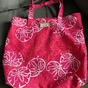 Lilly Pulitzer for Estee Lauder Sand Dollar Bag ~ Perfect for the beach!